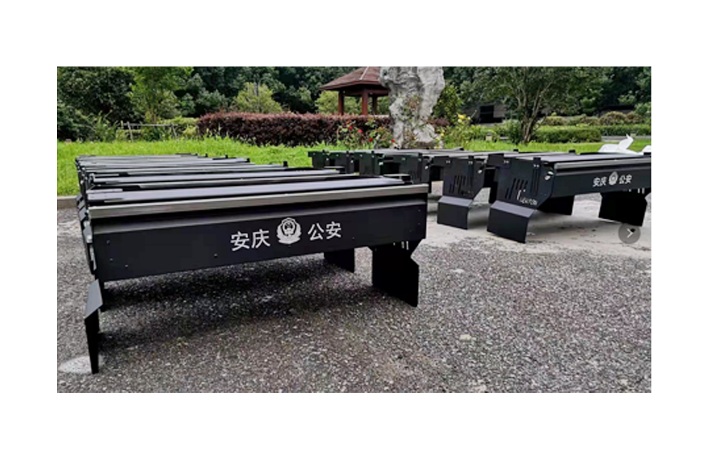 警用车载箱1